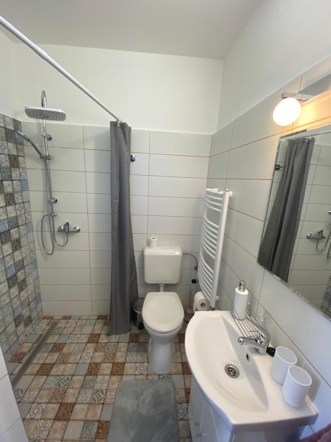 Rad-Var Apartmanhaz 埃格尔 外观 照片