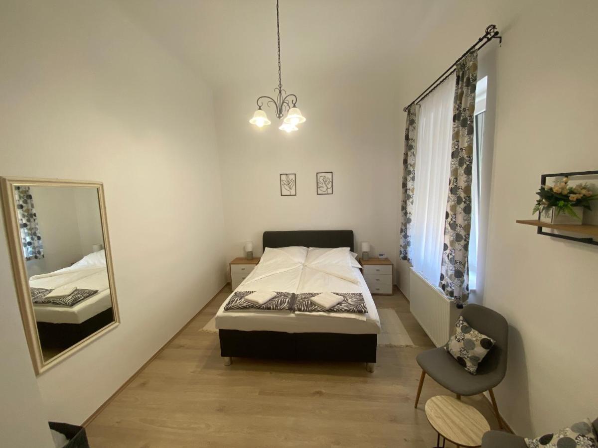 Rad-Var Apartmanhaz 埃格尔 外观 照片