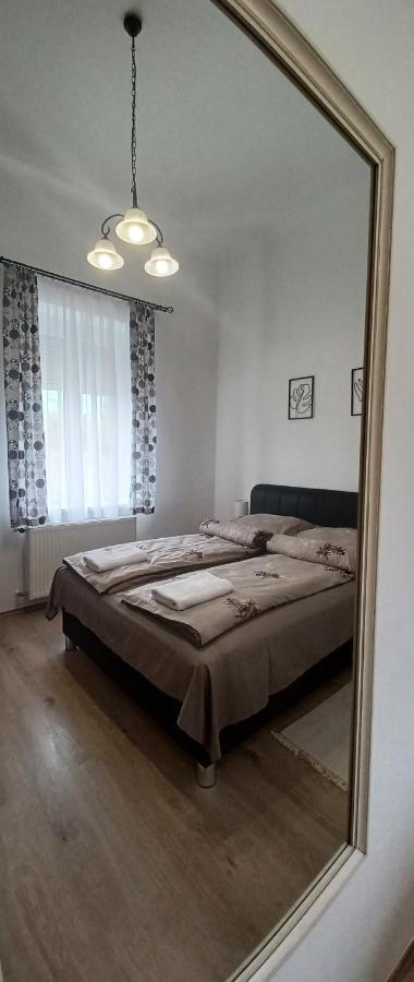 Rad-Var Apartmanhaz 埃格尔 外观 照片