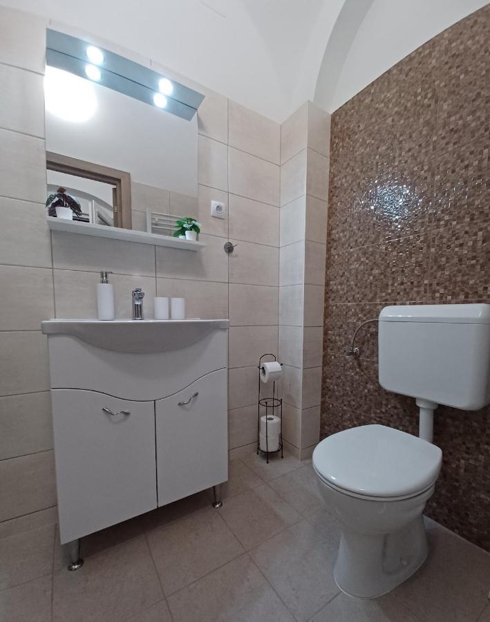 Rad-Var Apartmanhaz 埃格尔 外观 照片